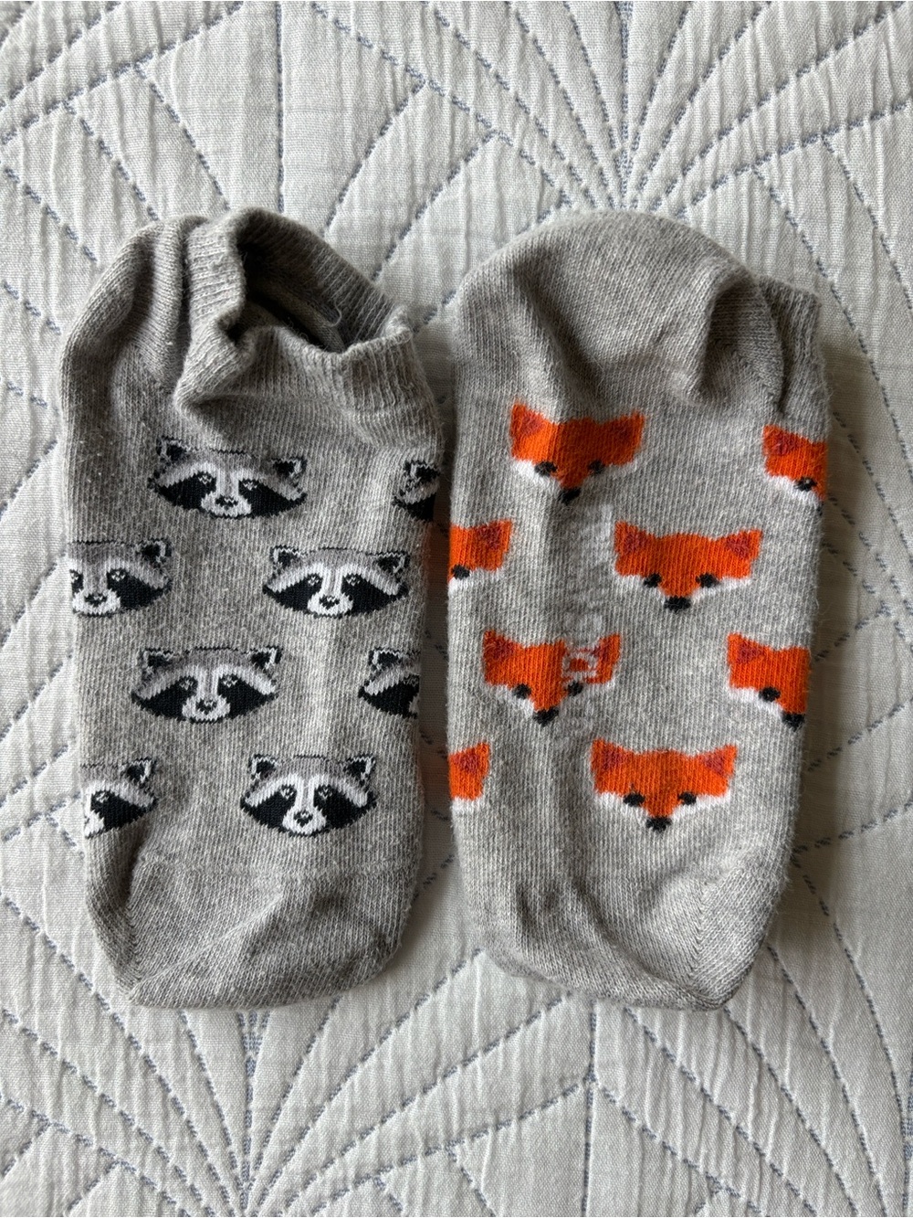 Gray Animal-Print Low-Cut Socks — Fox and Raccoon Motifs